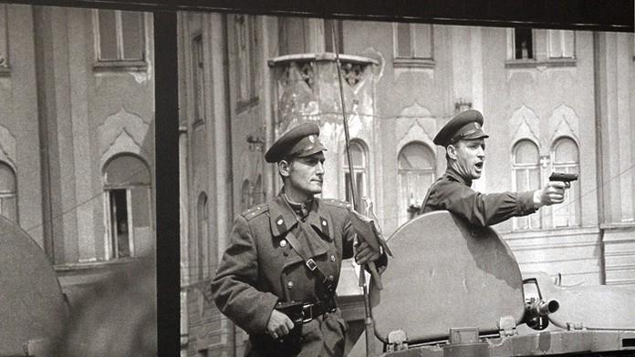 Na snímke fotografie Ladislava Bielika z augustových dní 1968.