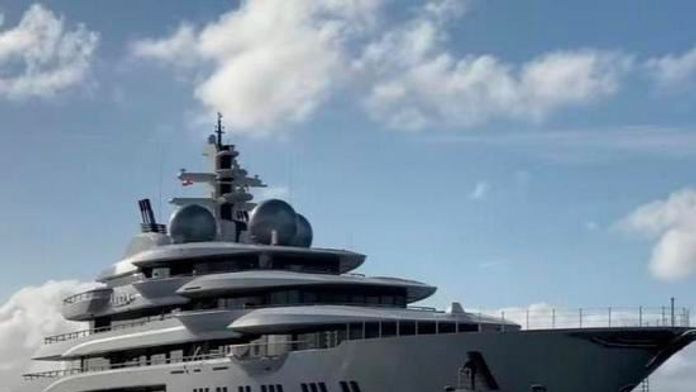 Nemilosrdné sankcie pokračujú. Na Fidži zhabali superjachtu ruského miliardára Kerimova, spojenca Vladimira Putina