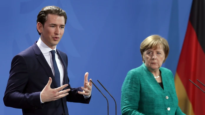 Sebastian Kurz a Angela Merkelová. 