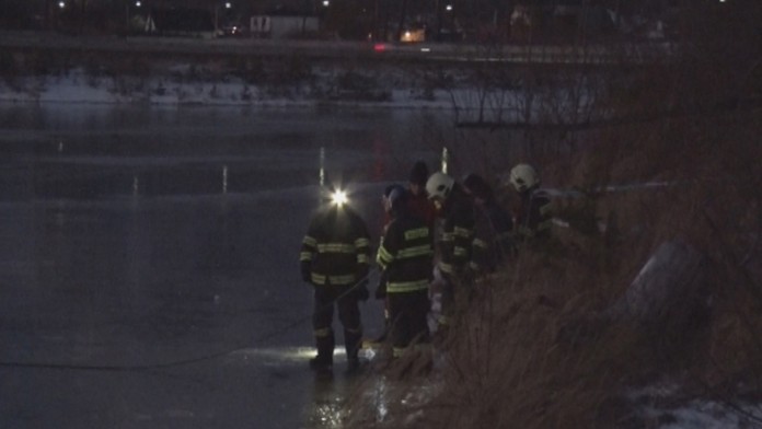 Hasiči hľadali na štrkovisku v Batizovciach utopeného muža.