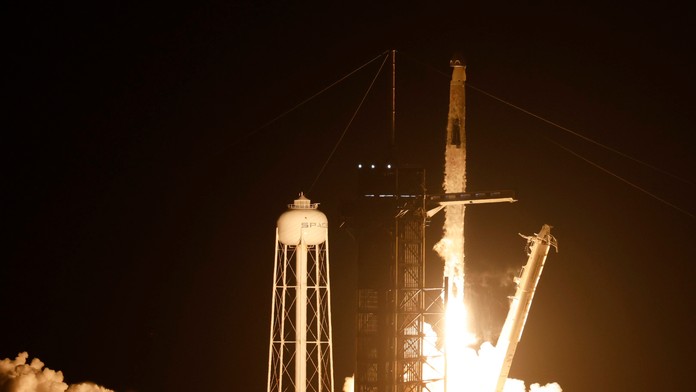 NASA a SpaceX vyslali k ISS kozmickú loď so štvorčlennou medzinárodnou posádkou