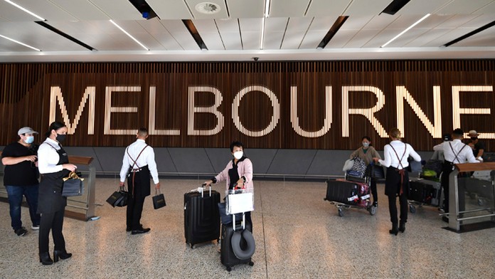 Austrália po dvoch rokoch otvorila hranice pre zaočkovaných turistov.