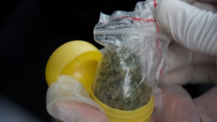 Marihuana v kindervajíčku