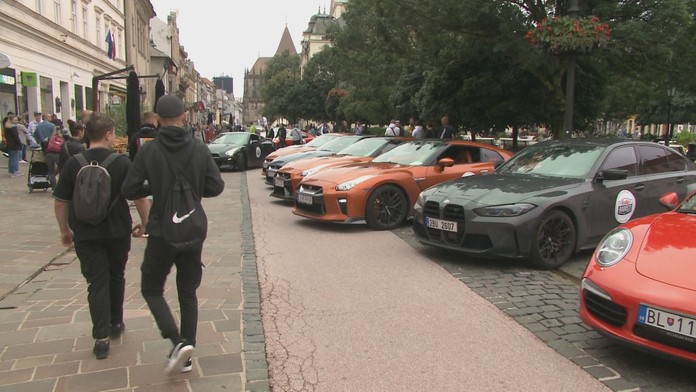 Tri dni, sedem miest a 37 luxusných športových áut. Charitatívne Rally Radosti odštartovalo svoj 10. ročník