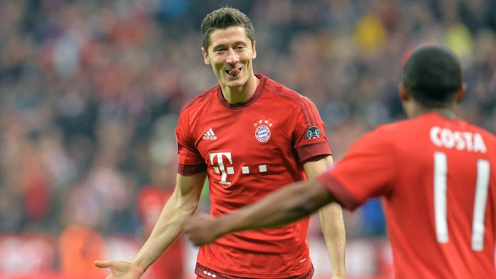 Robert Lewandowski sa teší po strelení gólu v skupinovej fáze LM do bránky Dinamo Záhreb.