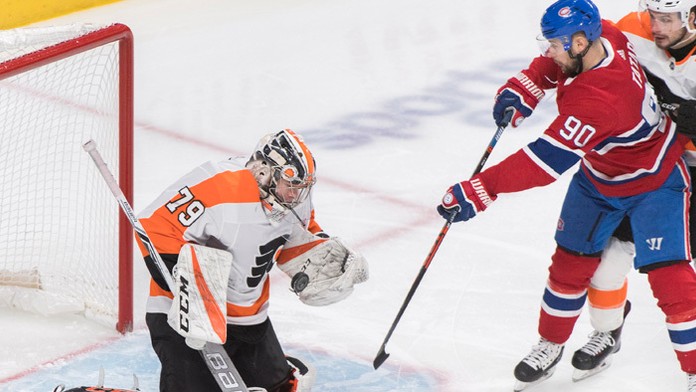 Theresa Mayová a bývalý britský premiér John Major na archívnej snímke.