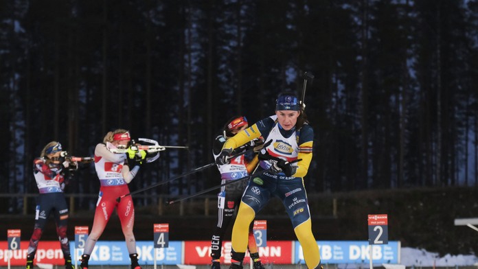 Slováci úvodné preteky Svetového pohára ani nedokončili. S obrovskou stratou padli na poslednú priečku