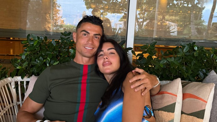 Cristiano Ronaldo zverejnil fotky zo svadby s Georginou: Také šaty nevesty nikto nečakal