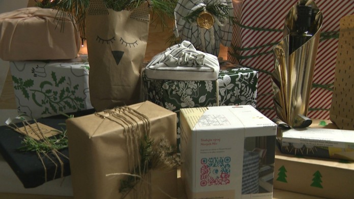 Kreatívne zabalené darčeky.