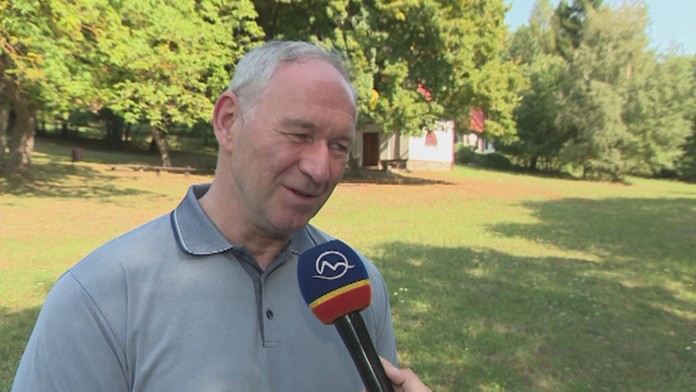 Róbert Bezák počas rozhovoru s Jánom Tribulom.