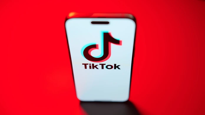 Čína zvažuje, že americký TikTok predá Muskovi. Táto možnosť je lákavá pre Peking aj Trumpa