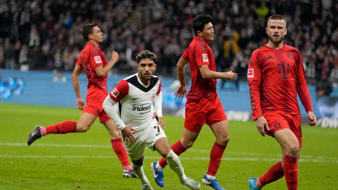 Egypťan z Frankfurtu úradoval a Bayern znovu zakopol. Bundeslige už bodovo nekraľuje sám