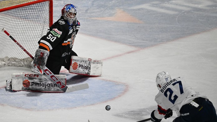 Na úvod hokejovej sezóny derby Slovana proti Košiciam, nováčik vyzve Poprad