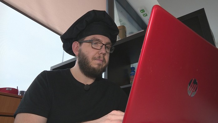 Dostal ponuku od neznámeho muža.