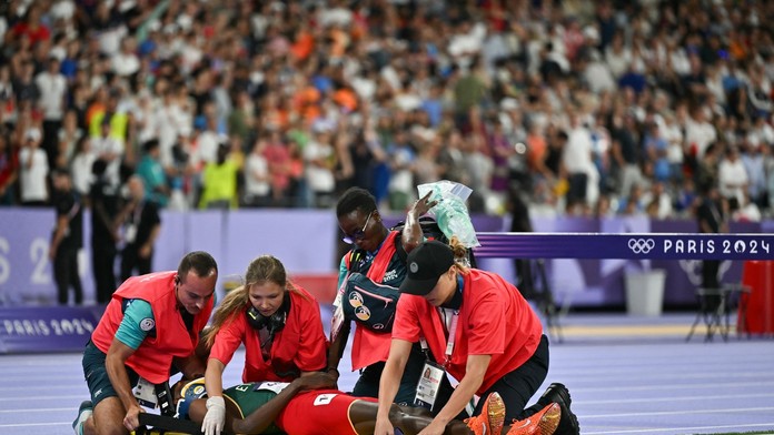 VIDEO: Svetový rekordér nešťastne spadol a odnášali ho na nosidlách. Chvíľu bol aj v bezvedomí