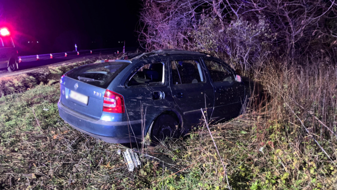 Havarované auto po nehode na Záhorí.