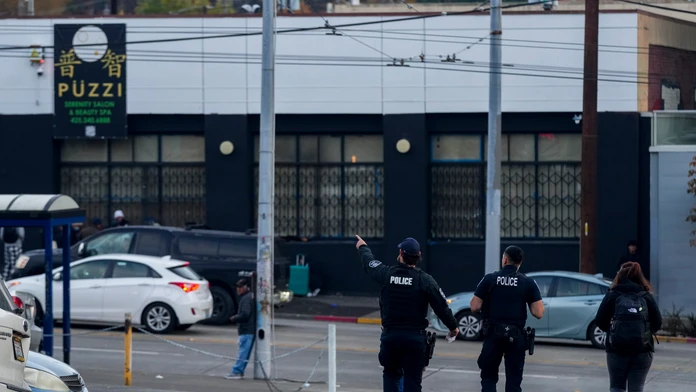 Dráma v USA. Muž za dva dni dobodal deväť ľudí, polícia ho zadržala