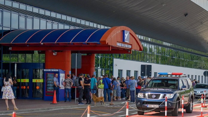 Streľba na letisku v Kišiňove. Cudzinec, ktorého odmietli vpustiť do krajiny, zabil dvoch ľudí