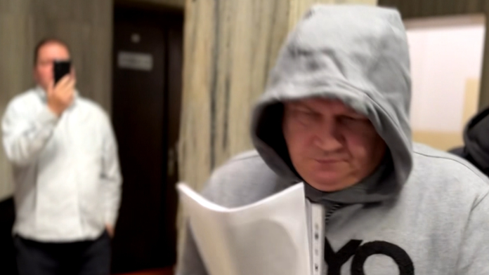 Na snímke záchranár Ivo P. prichádza na súd.