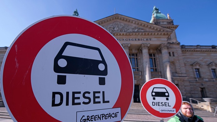 Rozhodnutie sa týka najmä miest Stuttgart a Düsseldorf. 