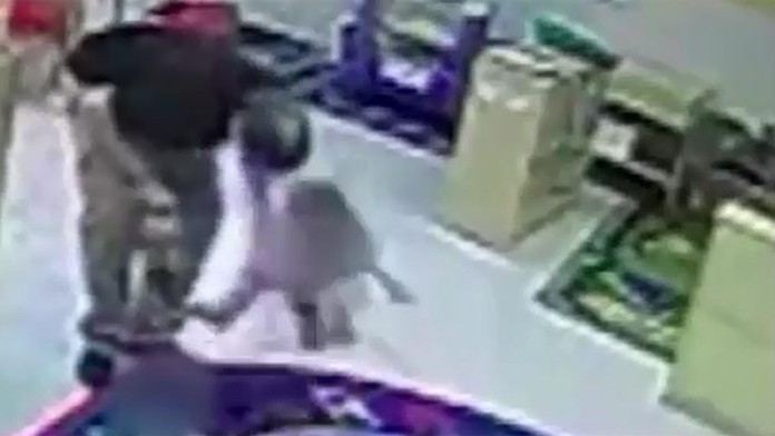 Učiteľ napadol dievčatko v škôlke.