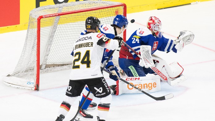 Po víťazstve s Nemeckom nastali zmeny. Štyria hráči sa s reprezentáciou rozlúčili, päť nových tvári pribudlo