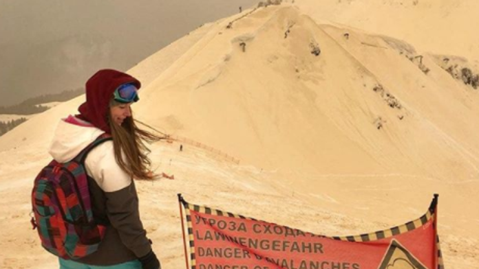 Na svahu to vyzeralo zvláštne oranžovo.