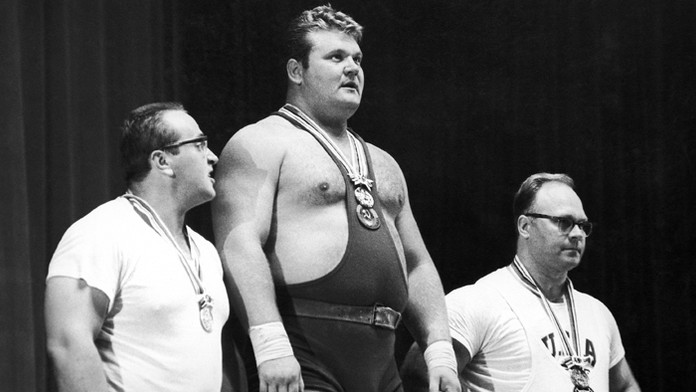 Leonid Žabotinskij (v strede).