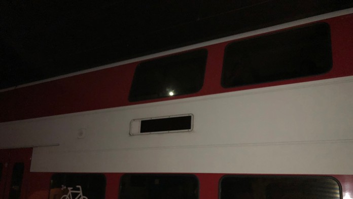 Vlaková súprava bez elektriny.