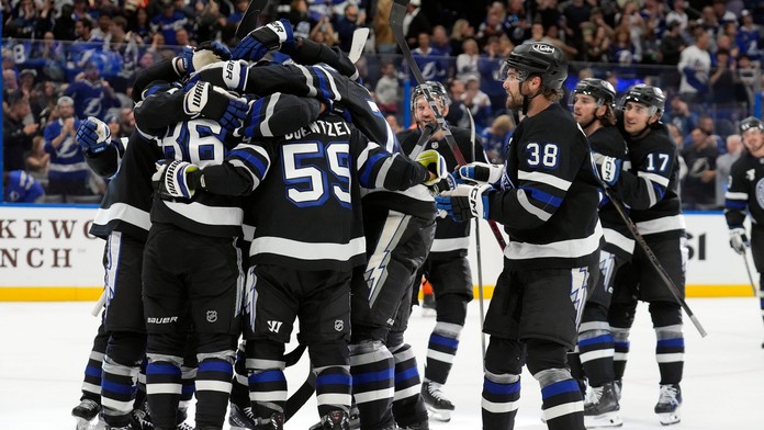 VIDEO: Nikita Kučerov pokoril magickú hranicu, Tampa Bay ukončila sériu prehier. Vegas prvýkrát naprázdno