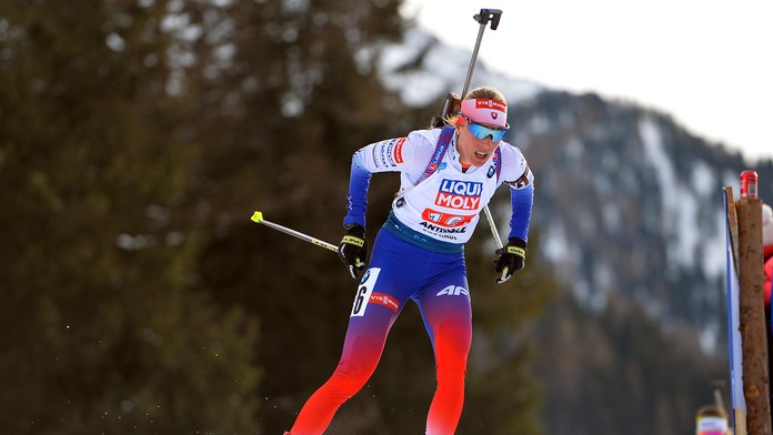 Alpská lyžiarka Lara Gutová-Behramiová reaguje v cieli super-G v Garmisch-Partenkirchene.