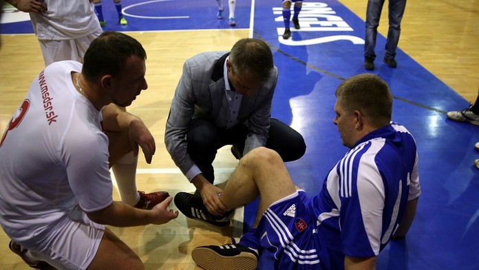 Robert Fico sa zranil na futbalovom zápase