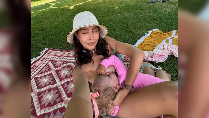 Mladá matka dojčí svoje dieťa štyri roka a nevie, kedy skončí. 