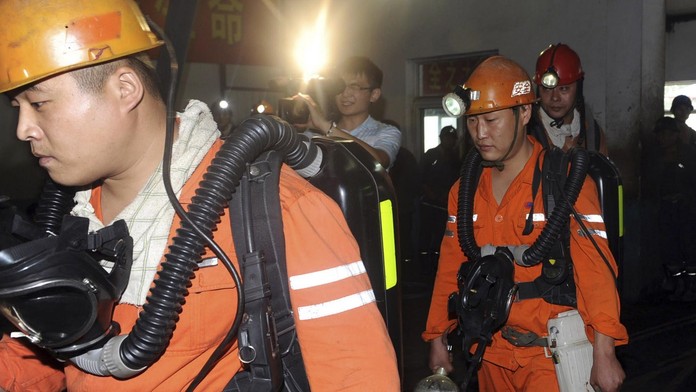 V Čínskej bani uviazli baníci