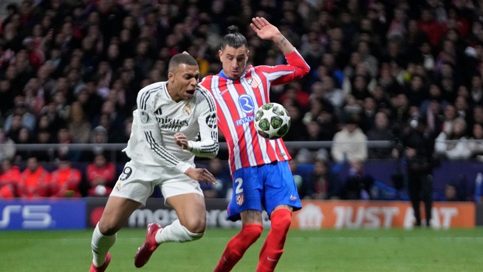 VIDEO: Mbappé po penalte Alvareza okamžite protestoval. Dotyk však mohol vidieť len ťažko