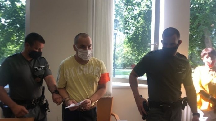 Muž sa udal na polícii, že pred rokmi zavraždil ženu.