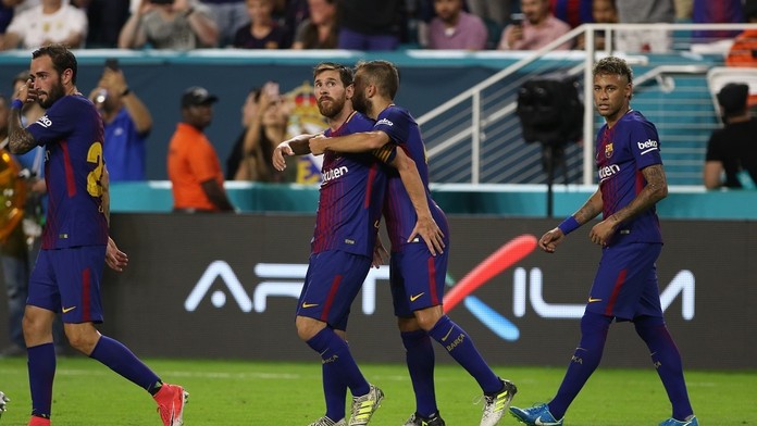 Radosť hráčov Barcelony.