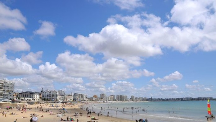 Vo Francúzsku hrozia nové pokuty. Problémom môže byť aj vaše oblečenie