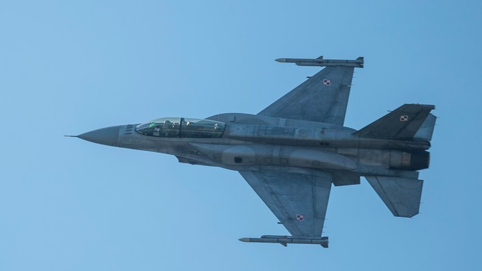 Na snímke poľská stíhačka F-16.