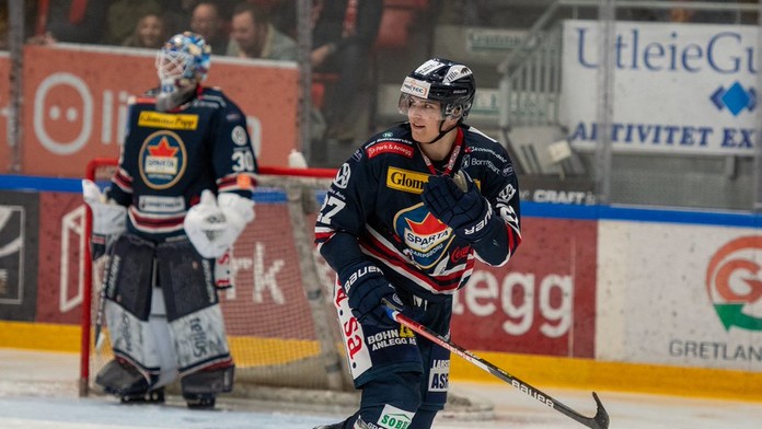 Chýbalo pár centimetrov a mohlo sa to skončiť tragicky. Mladík spočiatku nič necítil a hral ďalej