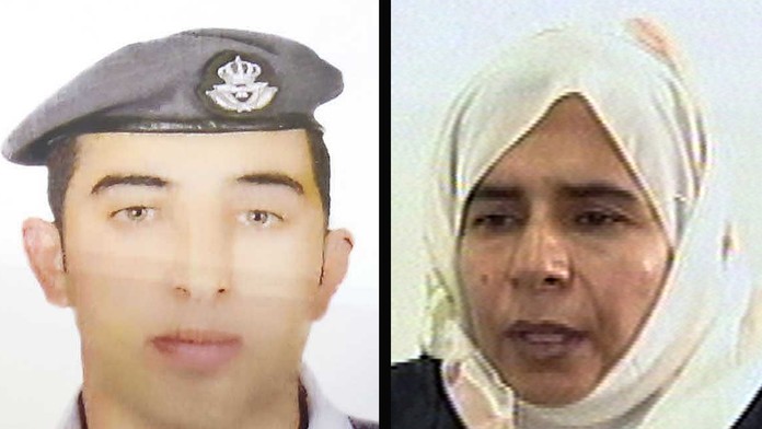 Na snímke vľavo upálený jordánsky pilot Muáz Kasásba a vpravo popravená iracká samovražedná atentátnička Sádžida Ríšáwíová.