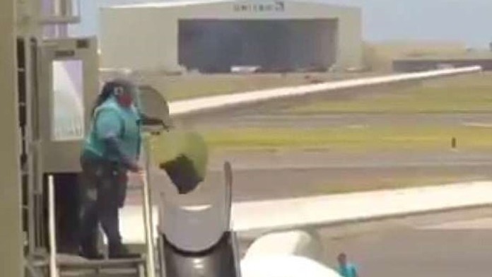 Video z letiska v Honolulu