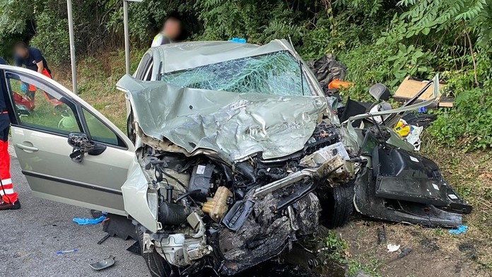 Z auta zostal len vrak.