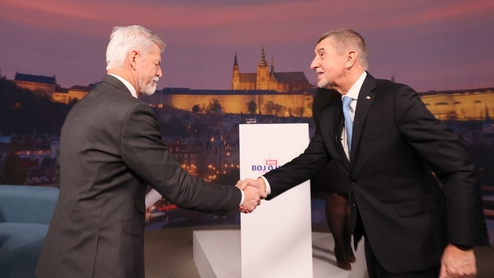 Vytiahnutie „slovenskej karty“ v prezidentských voľbách? Navýsosť trápne a hlúpe, tvrdí český politológ