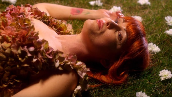 Barbora Bloom v novom klipe: Odovzdáva krásny a silný odkaz