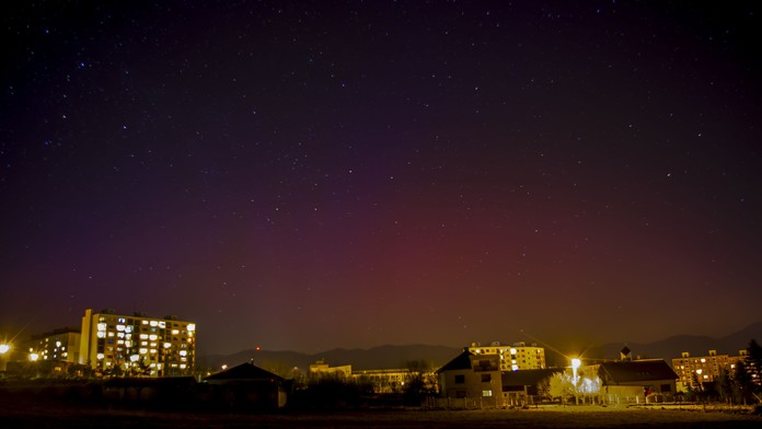 Polárna žiara nad Breznom.