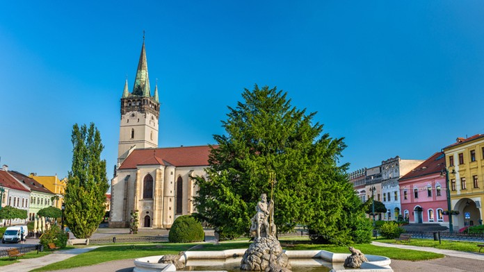 Neptúnová fontána a Chrám sv. Mikuláša v Prešove.