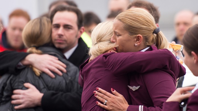 Zamestnanci spoločnosti Germanwings v smútku.