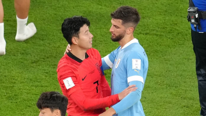 Urazil Juhokórejčanov a niekoľko zápasov si nezahrá. Záložník Tottenhamu spoznal svoj trest