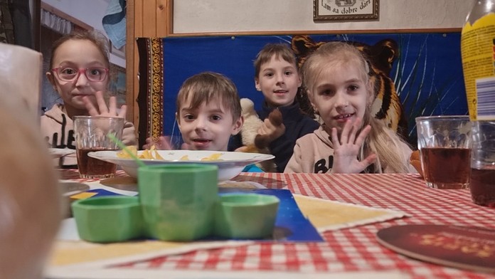 Z Ukrajiny stihli evakuovať aj detský domov v Ľvove. Väčšina týchto osamelých detí skončila v Prešove